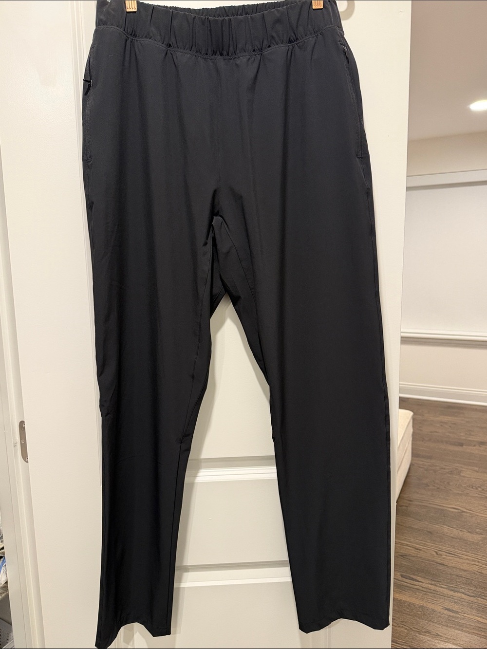 ALO Yoga Women’s Black Performance Joggers